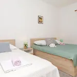 Sunny Corner *