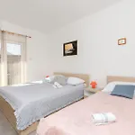 Sunny Corner Tribalj