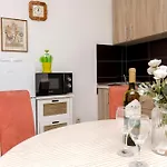 Sunny Corner Tribalj