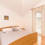 Sunny Corner * Tribalj