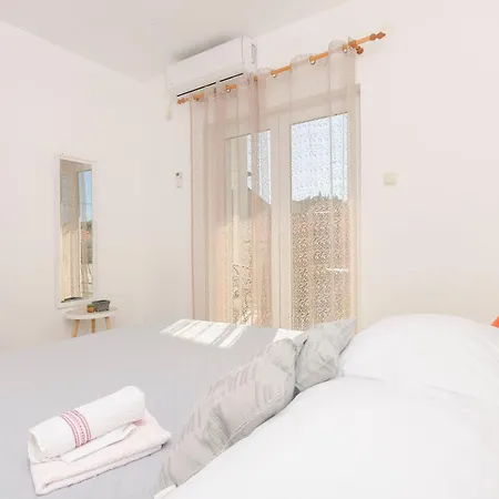 Sunny Corner Appartement Tribalj