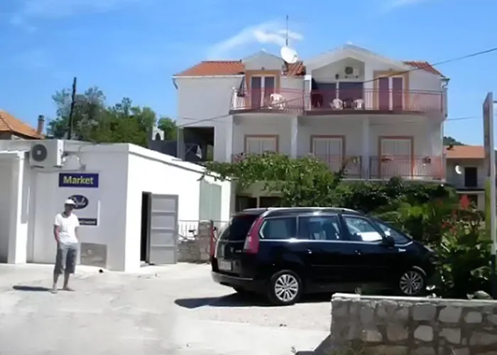 Sunny Corner * Tribalj