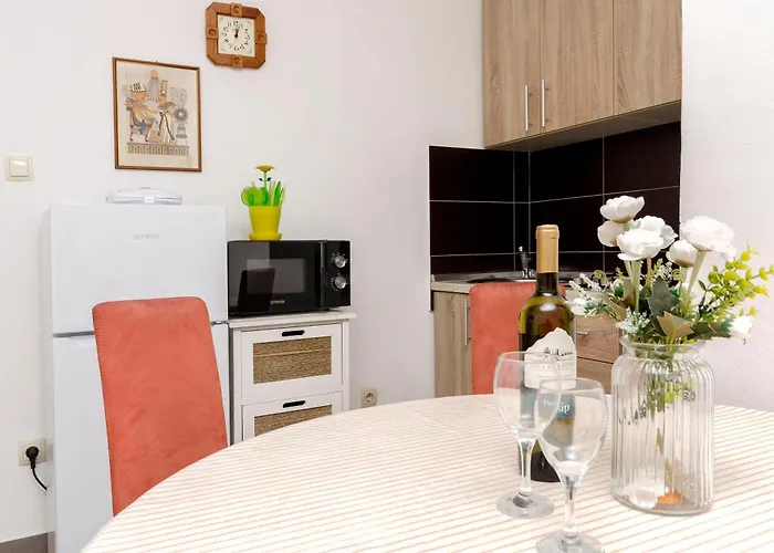 Sunny Corner Tribalj